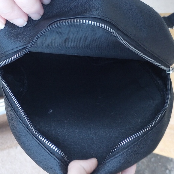 Small mini black bag pack - Picture 3 of 3